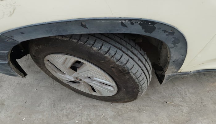 2016 Mahindra Kuv100 K4 D 6 STR, Diesel, Manual, 91,382 km, tyre