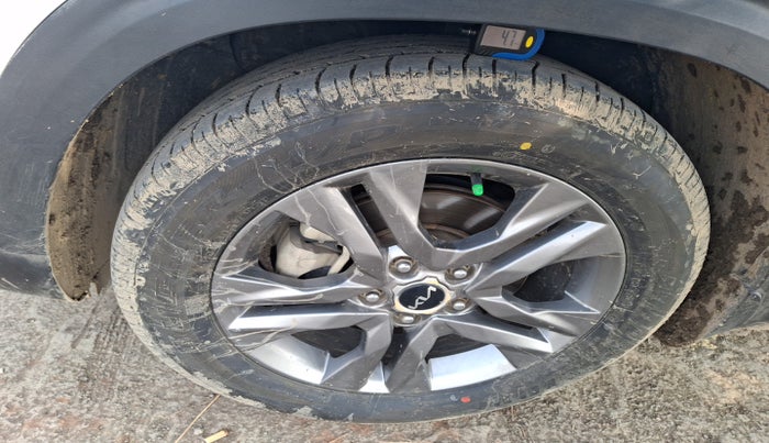 2022 KIA SELTOS HTX 1.5 DIESEL, Diesel, Manual, 1,97,489 km, tyre