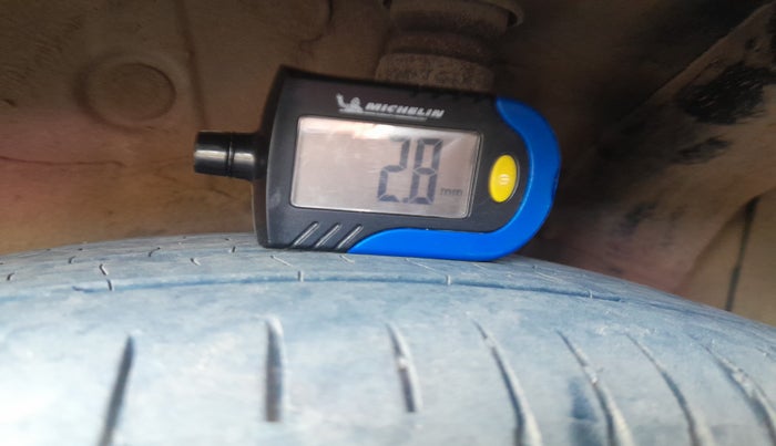 2015 Hyundai Xcent BASE 1.2, Petrol, Manual, 73,787 km, tyre