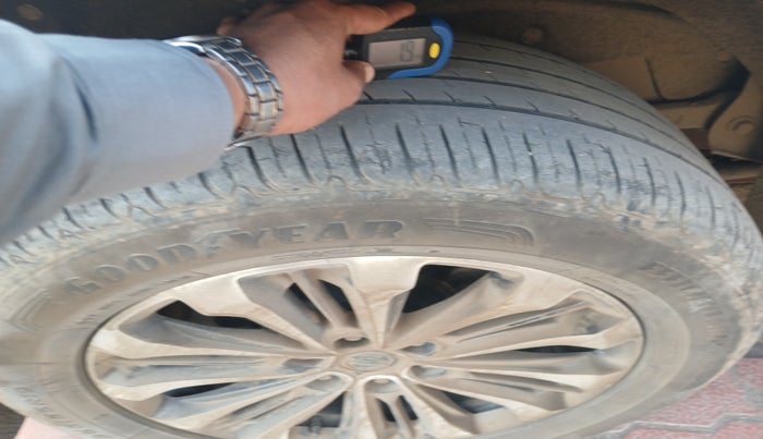 2020 MG GLOSTER SAVVY 6 STR 2.0 TWIN TURBO 4WD, Diesel, Automatic, 43,000 km, tyre