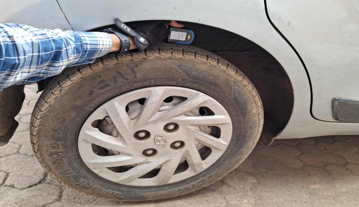 2018 Hyundai NEW SANTRO MAGNA CNG, Petrol, Manual, 93,274 km, tyre