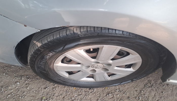 2012 Volkswagen Vento COMFORTLINE DIESEL 1.6, Diesel, Manual, 1,19,773 km, tyre