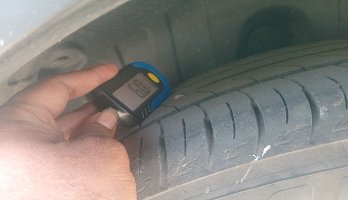 2019 Mahindra XUV300 W8 (O) 1.5 DIESEL, Diesel, Manual, 1,28,150 km, tyre