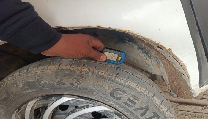 2014 Datsun Go T, Petrol, Manual, 92,160 km, tyre