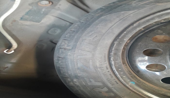 2014 Maruti Wagon R 1.0 VXI, Petrol, Manual, 90,278 km, tyre