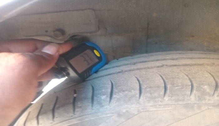 2012 Maruti Wagon R 1.0 LXI, Petrol, Manual, 66,137 km, tyre