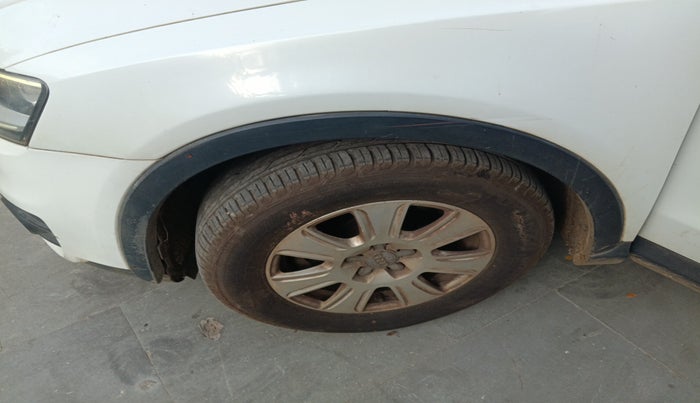 2014 Audi Q3 2.0 TDI QUATTRO, Diesel, Automatic, 1,62,098 km, tyre