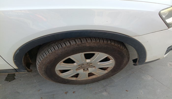 2014 Audi Q3 2.0 TDI QUATTRO, Diesel, Automatic, 1,62,098 km, tyre