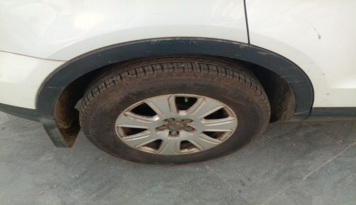 2014 Audi Q3 2.0 TDI QUATTRO, Diesel, Automatic, 1,62,098 km, tyre