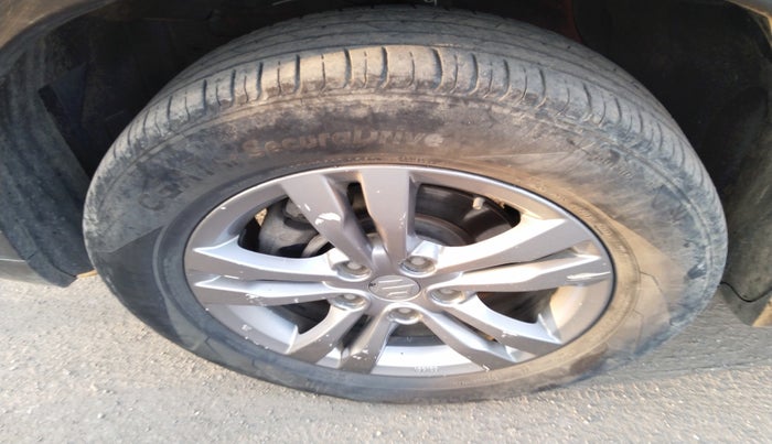 2017 Maruti Vitara Brezza ZDI, Diesel, Manual, 1,10,841 km, tyre