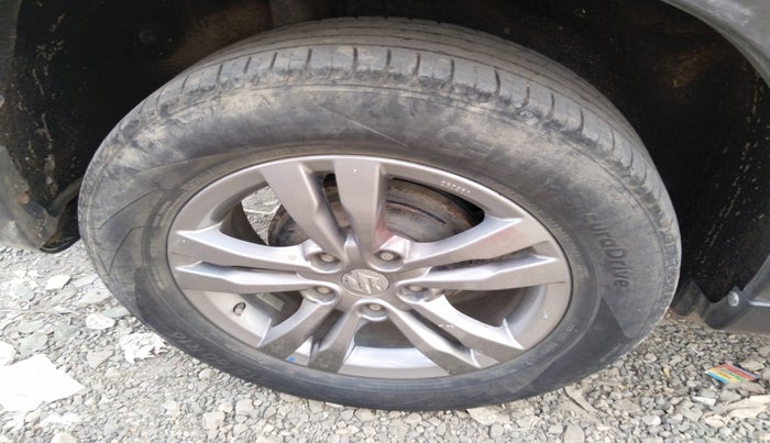 2017 Maruti Vitara Brezza ZDI, Diesel, Manual, 1,10,841 km, tyre