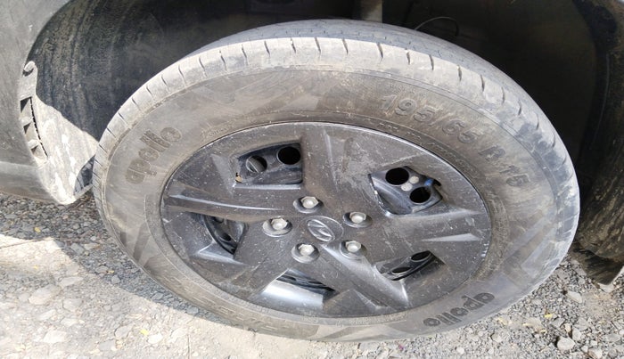 2023 Hyundai VENUE S 1.2, Petrol, Manual, 19,539 km, tyre