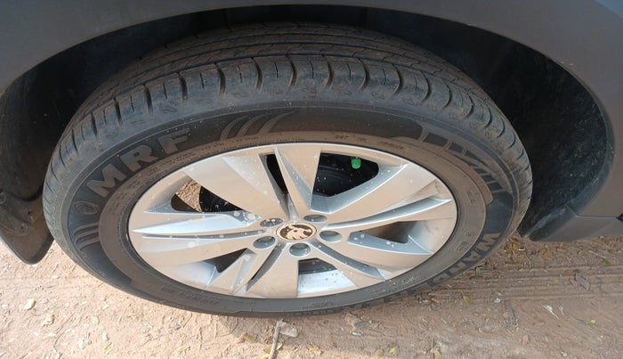 2023 Skoda KUSHAQ AMBITION 1.0L TSI MT, Petrol, Manual, 16,027 km, tyre