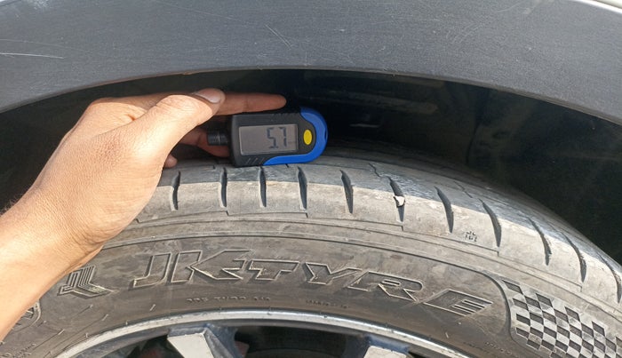 2016 Maruti S Cross ALPHA 1.6, Diesel, Manual, 87,083 km, tyre