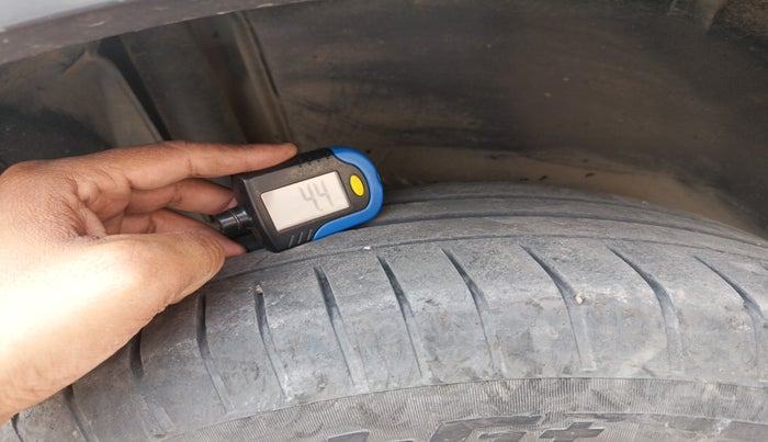 2016 Maruti S Cross ALPHA 1.6, Diesel, Manual, 87,083 km, tyre