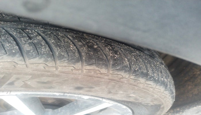 2018 Mahindra KUV 100 NXT K8 P 6 STR, Petrol, Manual, 68,794 km, tyre