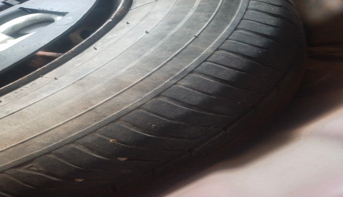 2018 Mahindra KUV 100 NXT K8 P 6 STR, Petrol, Manual, 68,794 km, tyre