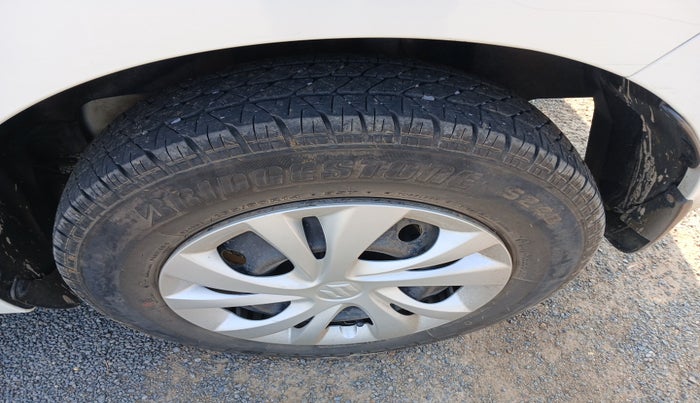 2018 Maruti Swift VXI, Petrol, Manual, 61,674 km, tyre