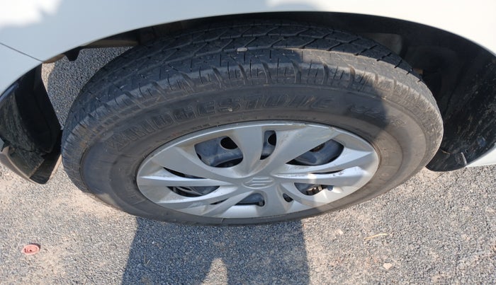 2018 Maruti Swift VXI, Petrol, Manual, 61,674 km, tyre