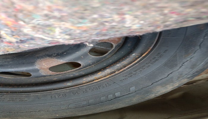 2011 Ford Figo ZXI 1.4 DIESEL, Diesel, Manual, 1,18,801 km, tyre