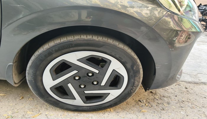 2023 Hyundai GRAND I10 NIOS SPORTZ AMT 1.2 KAPPA VTVT, Petrol, Automatic, 22,604 km, tyre