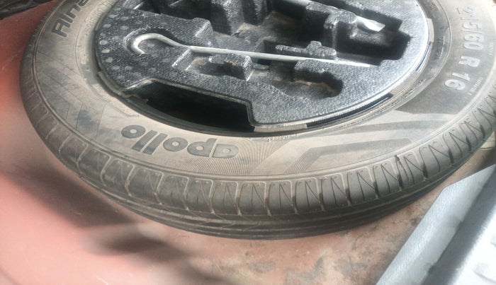 2017 Maruti Vitara Brezza ZDI PLUS DUAL TONE, Diesel, Manual, 88,847 km, tyre