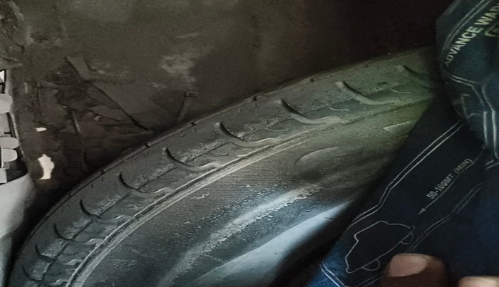 2010 Maruti A Star VXI, Petrol, Manual, 1,62,185 km, tyre