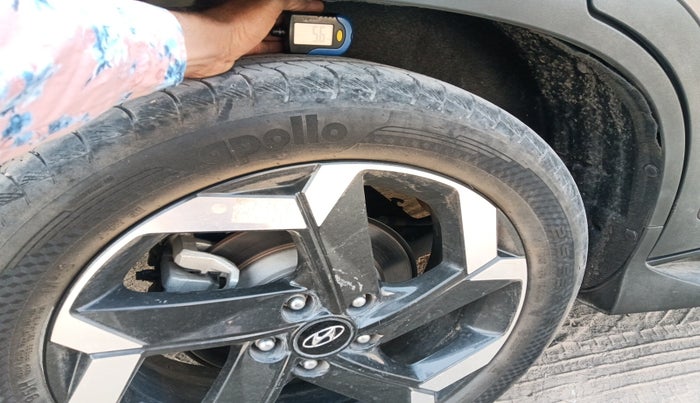 2021 Hyundai ALCAZAR PLATINUM(O) 6STR 1.5 AT, Diesel, Automatic, 32,215 km, tyre