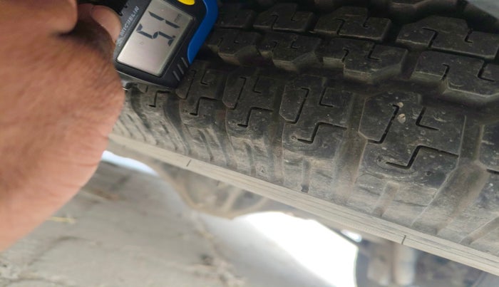 2017 Tata Hexa XM 4X2 7 STR, Diesel, Manual, 71,422 km, tyre