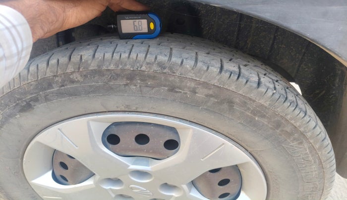 2020 Mahindra XUV300 W6 1.5 Diesel, Diesel, Manual, 2,72,908 km, tyre