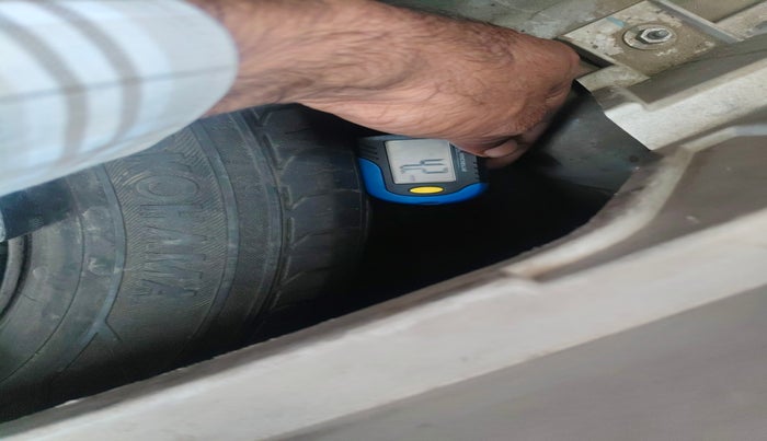 2020 Mahindra XUV300 W6 1.5 Diesel, Diesel, Manual, 2,72,908 km, tyre