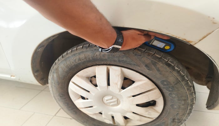 2014 Maruti Alto 800 LXI, Petrol, Manual, 1,51,685 km, tyre