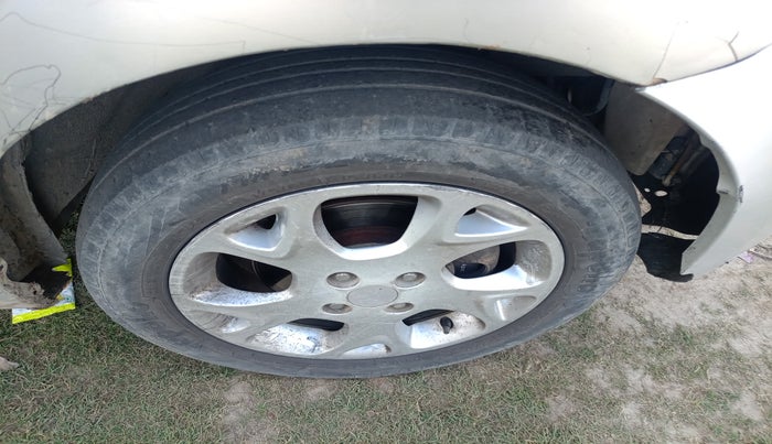 2015 Renault Pulse RXZ DIESEL, Diesel, Manual, 1,08,959 km, tyre