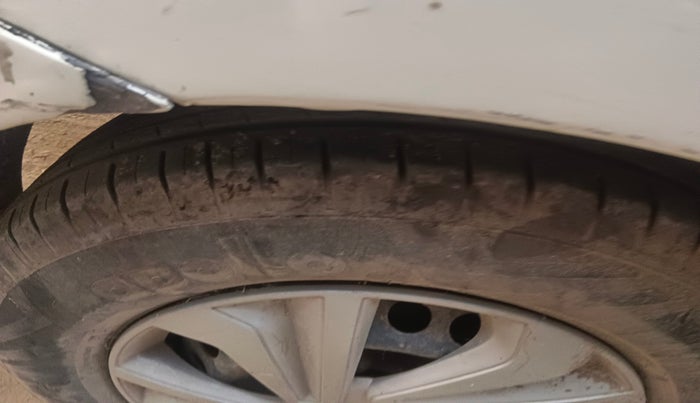 2011 Toyota Etios G, Petrol, Manual, 1,13,144 km, tyre