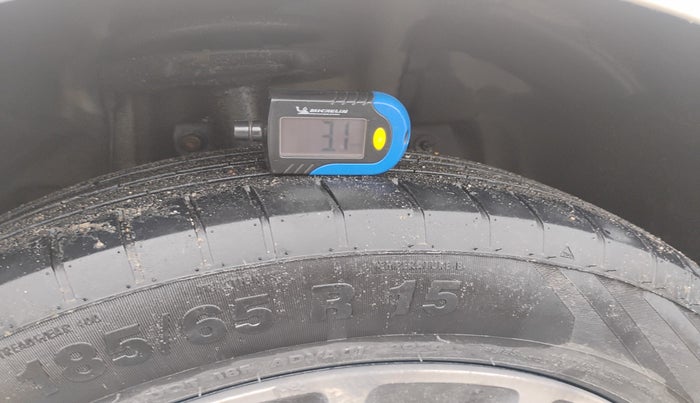 2016 Fiat Punto EVO EMOTION 1.3 MULTIJET, Diesel, Manual, 3,36,326 km, tyre