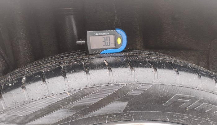 2016 Fiat Punto EVO EMOTION 1.3 MULTIJET, Diesel, Manual, 3,36,326 km, tyre