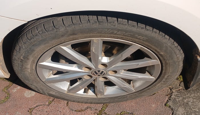 2018 Volkswagen Vento HIGHLINE PLUS 1.5 16 ALLOY, Diesel, Manual, 1,52,373 km, tyre