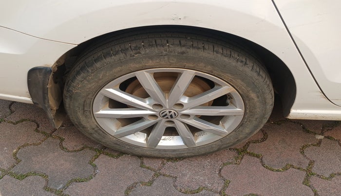 2018 Volkswagen Vento HIGHLINE PLUS 1.5 16 ALLOY, Diesel, Manual, 1,52,373 km, tyre