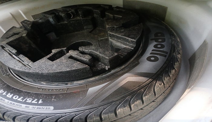 2018 Volkswagen Vento HIGHLINE PLUS 1.5 16 ALLOY, Diesel, Manual, 1,52,373 km, tyre