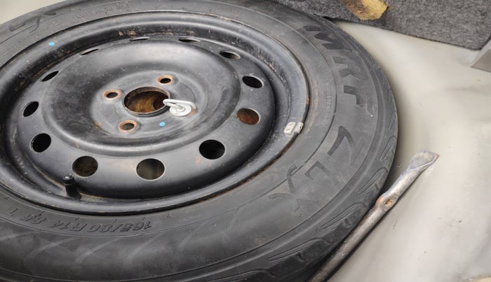 2013 Maruti Swift VDI, Diesel, Manual, 1,02,440 km, tyre