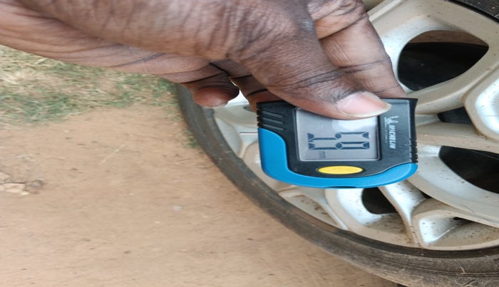 2015 Ford Ecosport TITANIUM 1.5L PETROL AT, Petrol, Automatic, 1,21,516 km, tyre