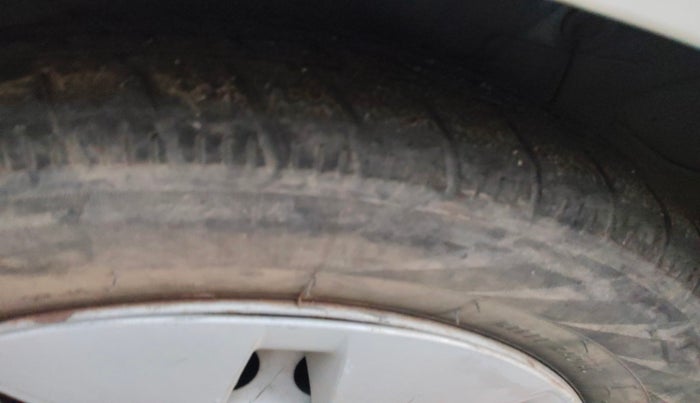 2016 Hyundai Xcent BASE 1.2, Petrol, Manual, 50,025 km, tyre