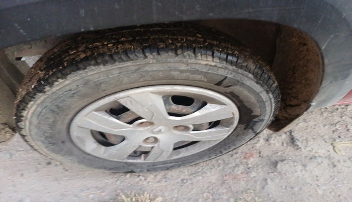 2017 Renault Kwid RXT 0.8, Petrol, Manual, 89,266 km, tyre