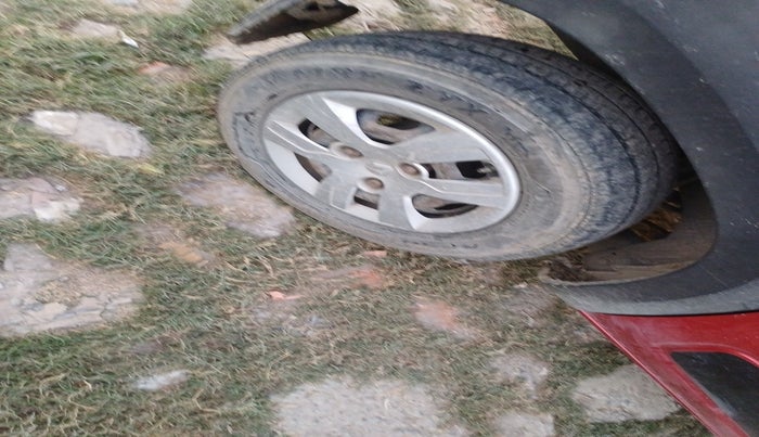 2017 Renault Kwid RXT 0.8, Petrol, Manual, 89,266 km, tyre