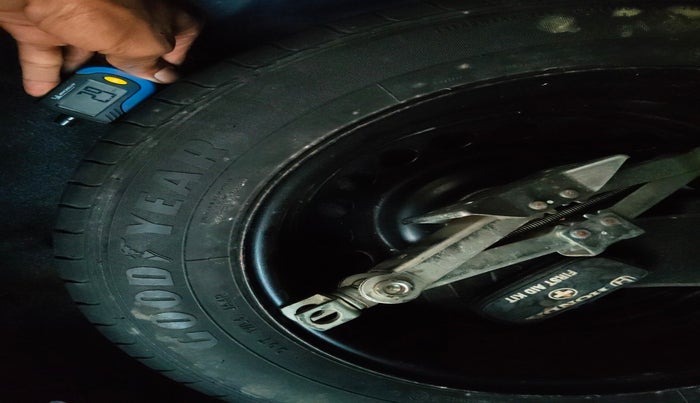 2017 Honda WR-V 1.2L I-VTEC VX MT, Petrol, Manual, 54,911 km, tyre