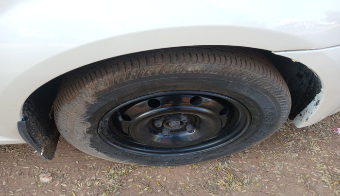 2013 Mahindra Verito Vibe CS 1.5 D4, Diesel, Manual, 1,13,099 km, tyre