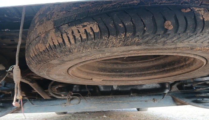 2013 Mahindra Verito Vibe CS 1.5 D4, Diesel, Manual, 1,13,099 km, tyre