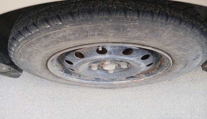 2011 Maruti Swift Dzire VXI, Petrol, Manual, 76,882 km, tyre