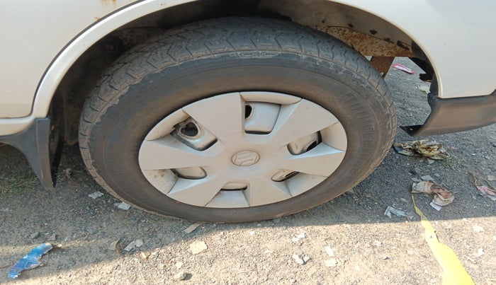 2015 Maruti Eeco 5 STR WITH A/C+HTR, Petrol, Manual, 61,826 km, tyre