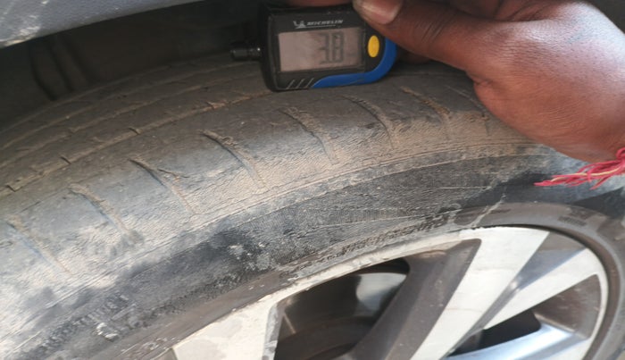 2021 Volkswagen TAIGUN TOPLINE 1.0 TSI AT, Petrol, Automatic, 60,831 km, tyre